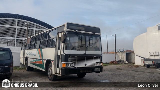 Ônibus Particulares 8965 na cidade de Agrestina, Pernambuco, Brasil, por Leon Oliver. ID da foto: 12014781.