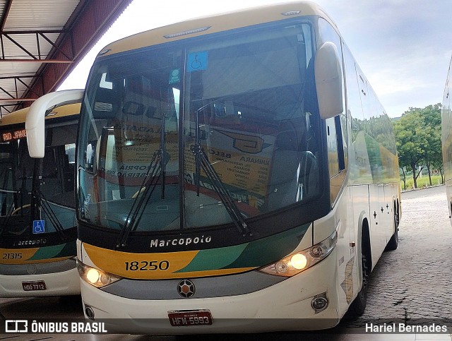 Empresa Gontijo de Transportes 18250 na cidade de Itaobim, Minas Gerais, Brasil, por Hariel Bernades. ID da foto: 12013716.