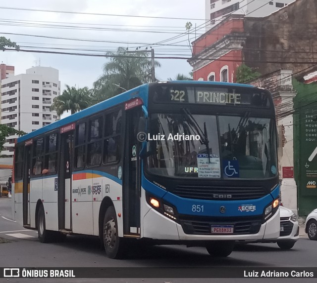 Consórcio Recife 851 na cidade de Recife, Pernambuco, Brasil, por Luiz Adriano Carlos. Número da foto: #12013824.
