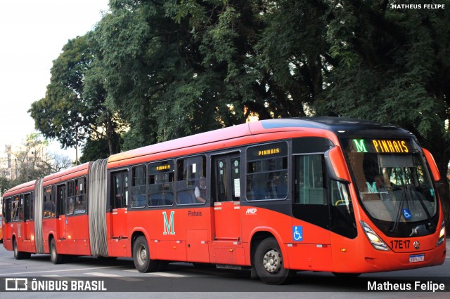 Expresso Azul 17E17 na cidade de Curitiba, Paraná, Brasil, por Matheus Felipe. ID da foto: 12016605.