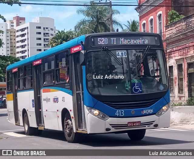 Consórcio Recife 413 na cidade de Recife, Pernambuco, Brasil, por Luiz Adriano Carlos. Número da foto: #12015980.