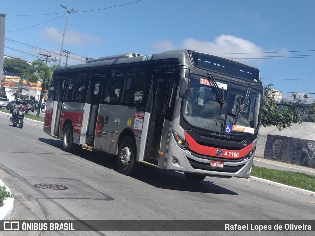 Pêssego Transportes 4 7160 na cidade de São Paulo, São Paulo, Brasil, por Rafael Lopes de Oliveira. Número da foto: #12016266.