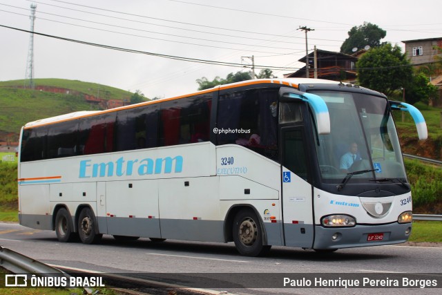 Emtram 3240 na cidade de Barra do Piraí, Rio de Janeiro, Brasil, por Paulo Henrique Pereira Borges. Número da foto: #12019479.
