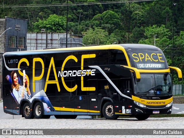 Expresso Nordeste 5976 na cidade de Balneário Camboriú, Santa Catarina, Brasil, por Rafael Caldas. Número da foto: #12019547.