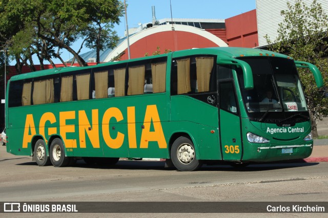 Agencia Central 305 na cidade de Salto, Uruguai, por Carlos Kircheim. ID da foto: 12019552.