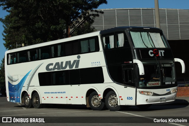Cauvi Internacional 630 na cidade de Montevideo, Montevideo, Uruguai, por Carlos Kircheim. Número da foto: #12019989.