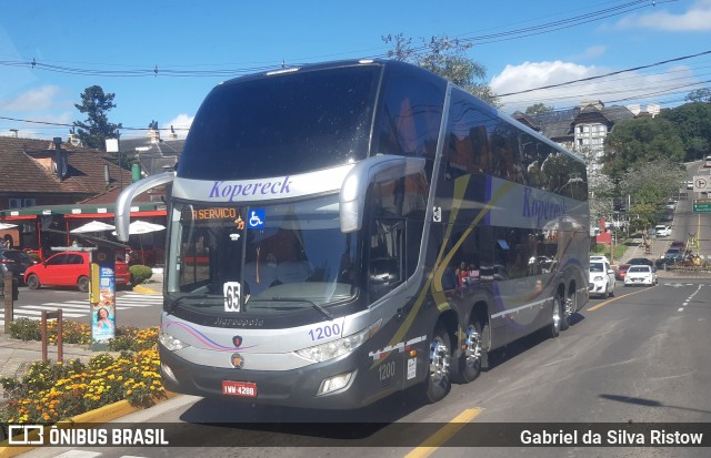 Kopereck Turismo 1200 na cidade de Gramado, Rio Grande do Sul, Brasil, por Gabriel da Silva Ristow. ID da foto: 12021415.