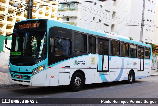 Rota Sol > Vega Transporte Urbano 35732 na cidade de Fortaleza, Ceará, Brasil, por Paulo Henrique Pereira Borges. ID da foto: 12024660.