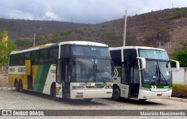 Empresa Gontijo de Transportes 15620 na cidade de Itaobim, Minas Gerais, Brasil, por Maurício Nascimento. Número da foto: #12025419.