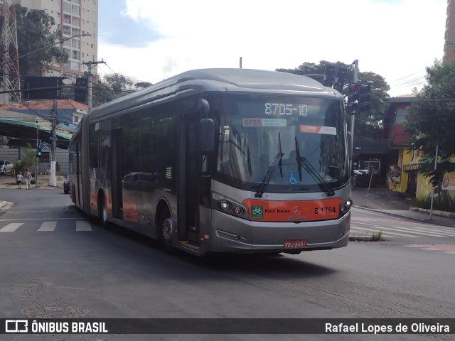 TRANSPPASS - Transporte de Passageiros 8 1764 na cidade de São Paulo, São Paulo, Brasil, por Rafael Lopes de Oliveira. Número da foto: #12031786.