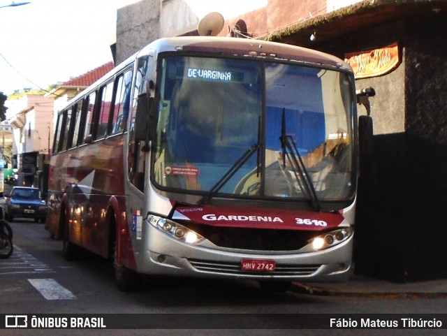 Expresso Gardenia 3610 na cidade de Três Corações, Minas Gerais, Brasil, por Fábio Mateus Tibúrcio. ID da foto: 12031420.