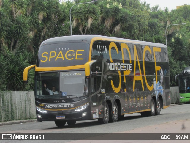 Expresso Nordeste 5840 na cidade de Curitiba, Paraná, Brasil, por GDC __39AM. Número da foto: #12032149.