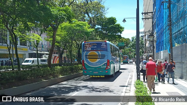 Doce Rio Fretamento e Turismo RJ 511.020 na cidade de Petrópolis, Rio de Janeiro, Brasil, por Zé Ricardo Reis. ID da foto: 12034518.