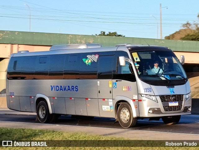 Vidakars Transportes e Turismo 1950 na cidade de São José dos Campos, São Paulo, Brasil, por Robson Prado. ID da foto: 12037709.