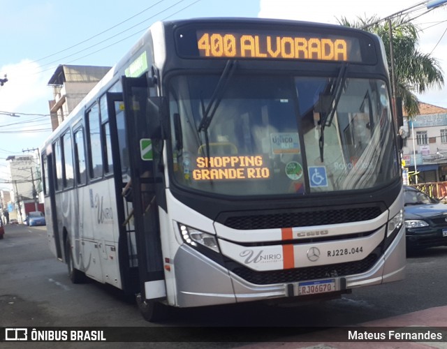 UniRio Transportes RJ 228.044 na cidade de Belford Roxo, Rio de Janeiro, Brasil, por Mateus Fernandes. Número da foto: #12041792.