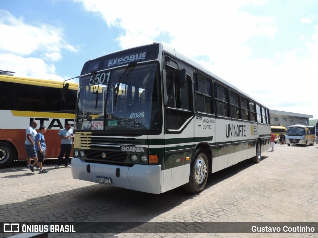 Ônibus Particulares 8298 na cidade de Juiz de Fora, Minas Gerais, Brasil, por Gustavo Coutinho. ID da foto: 12042784.