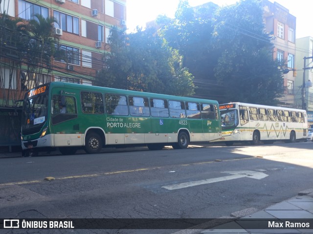 Auto Viação Presidente Vargas 4823 na cidade de Porto Alegre, Rio Grande do Sul, Brasil, por Max Ramos. ID da foto: 12043058.