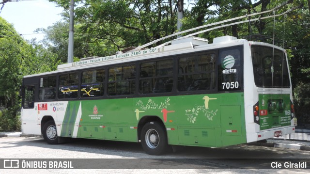 Next Mobilidade - ABC Sistema de Transporte 7050 na cidade de São Paulo, São Paulo, Brasil, por Cle Giraldi. ID da foto: 12046207.