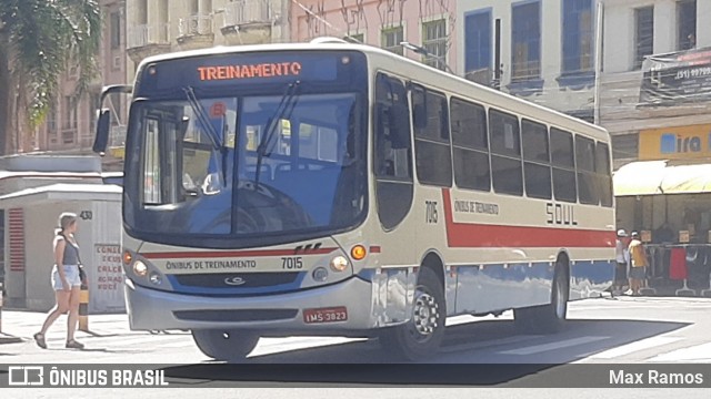 SOUL - Sociedade de Ônibus União Ltda. 7015 na cidade de Porto Alegre, Rio Grande do Sul, Brasil, por Max Ramos. ID da foto: 12052823.