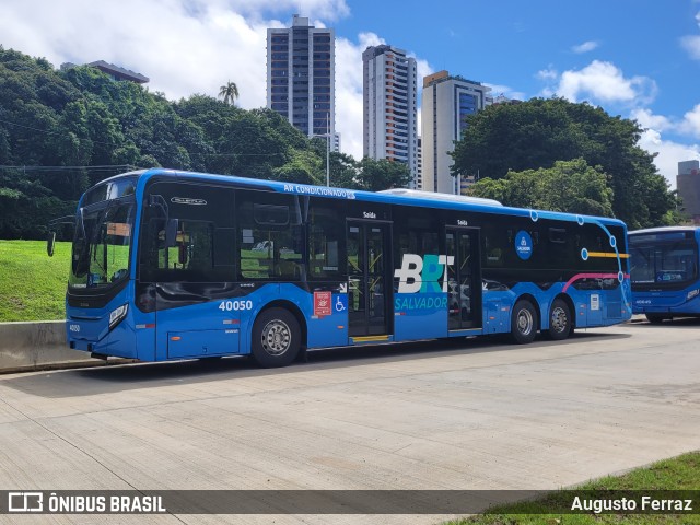 BRT Salvador 40050 na cidade de Salvador, Bahia, Brasil, por Augusto Ferraz. ID da foto: 12050826.