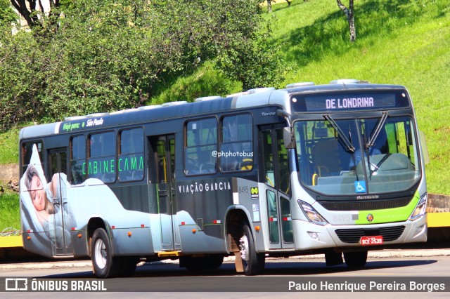 Viação Garcia 8495 na cidade de Londrina, Paraná, Brasil, por Paulo Henrique Pereira Borges. Número da foto: #12058286.