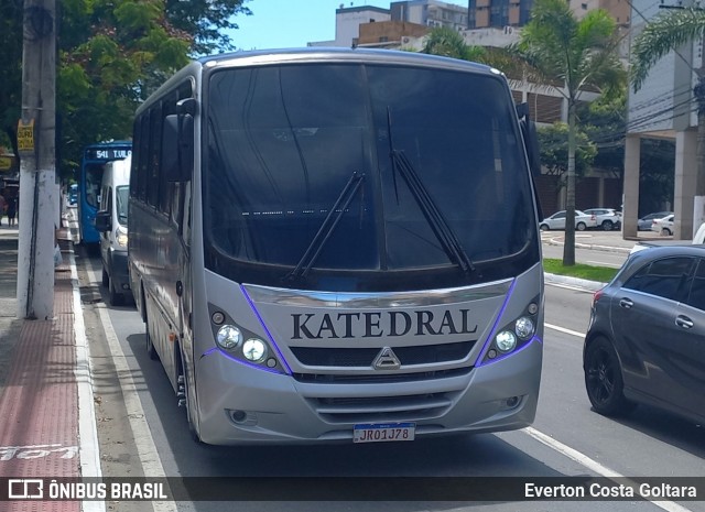 Katedral Turismo JRO1J78 na cidade de Vitória, Espírito Santo, Brasil, por Everton Costa Goltara. Número da foto: #11990848.