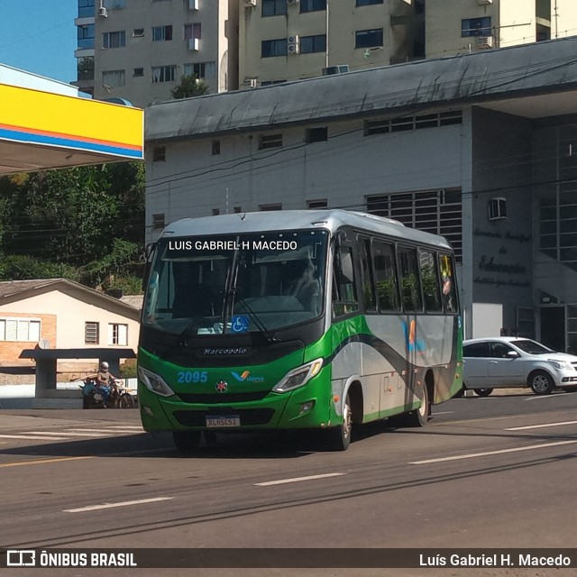 Vitória Fretamento e Turismo 2095 na cidade de Seara, Santa Catarina, Brasil, por Luís Gabriel H. Macedo. Número da foto: #12061448.