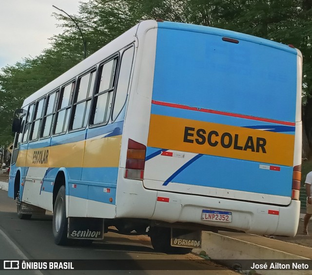Ônibus Particulares 2952 na cidade de Nazaré da Mata, Pernambuco, Brasil, por José Ailton Neto. Número da foto: #12061151.