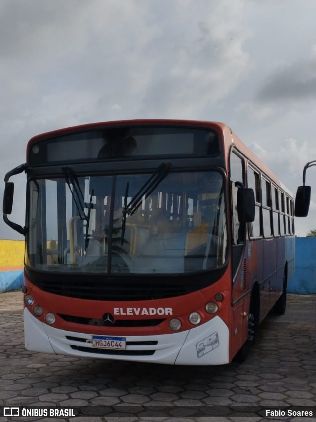 Ônibus Particulares 6C44 na cidade de Salinópolis, Pará, Brasil, por Fabio Soares. ID da foto: 11998214.