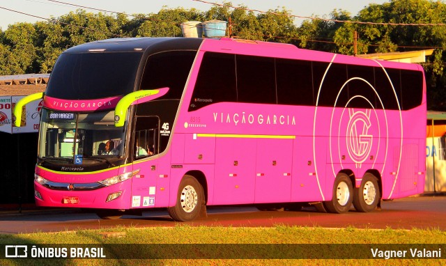 Viação Garcia 8515 na cidade de Foz do Iguaçu, Paraná, Brasil, por Vagner Valani. Número da foto: #12002471.