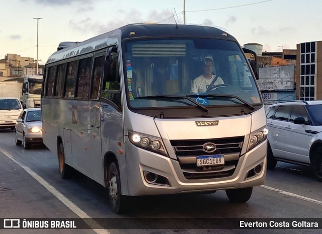 Ônibus Particulares SGC1E09 na cidade de Cariacica, Espírito Santo, Brasil, por Everton Costa Goltara. Número da foto: #12000828.