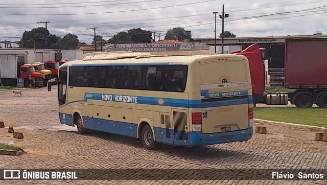 Viação Novo Horizonte 1033711 na cidade de Vitória da Conquista, Bahia, Brasil, por Flávio  Santos. Número da foto: #12063796.