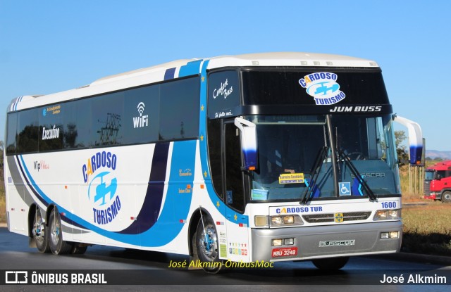 Cardoso Turismo 1600 na cidade de Montes Claros, Minas Gerais, Brasil, por José Alkmim. Número da foto: #12063963.