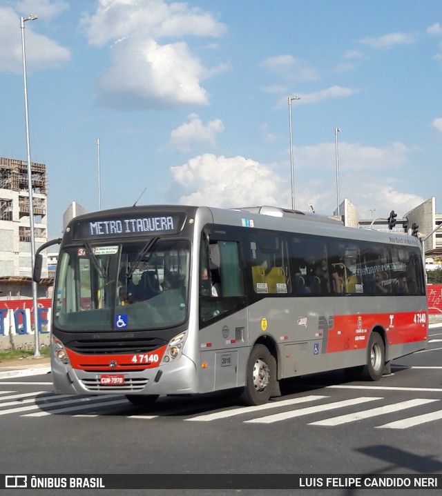 Pêssego Transportes 4 7140 na cidade de São Paulo, São Paulo, Brasil, por LUIS FELIPE CANDIDO NERI. Número da foto: #12085655.