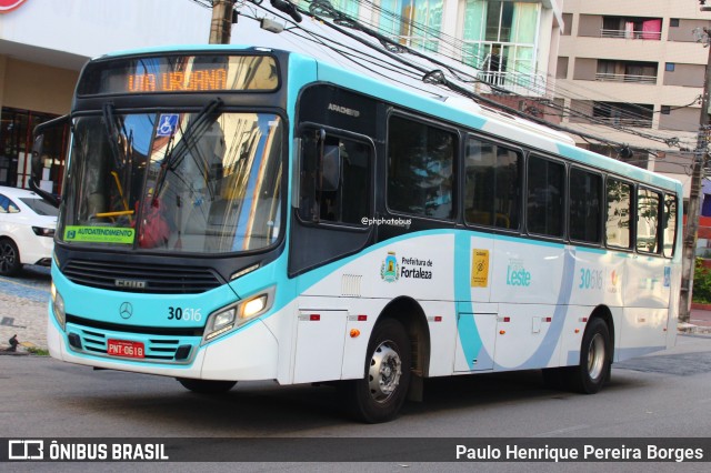 Via Urbana 30616 na cidade de Fortaleza, Ceará, Brasil, por Paulo Henrique Pereira Borges. Número da foto: #12086970.