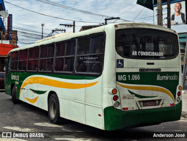 Transporte e Turismo Iluminada MG 1.066 na cidade de Magé, Rio de Janeiro, Brasil, por Anderson José. Número da foto: #12087224.