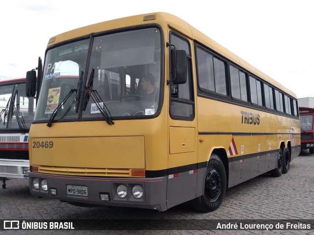 Ônibus Particulares 20469 na cidade de Curitiba, Paraná, Brasil, por André Lourenço de Freitas. Número da foto: #12088481.