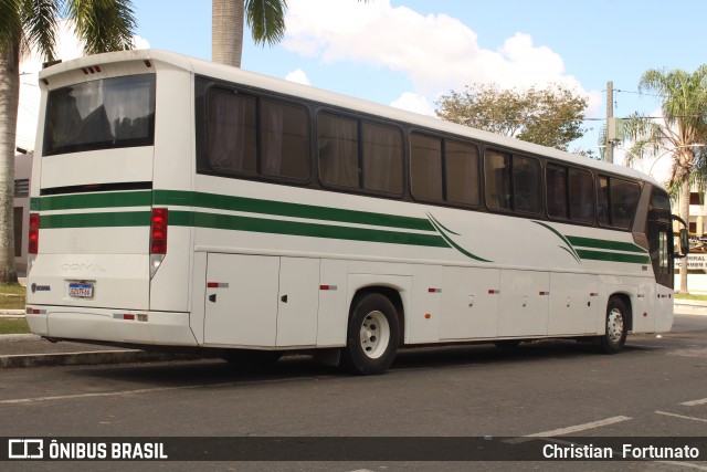 Ônibus Particulares 7566 na cidade de Coimbra, Minas Gerais, Brasil, por Christian  Fortunato. Número da foto: #12090973.