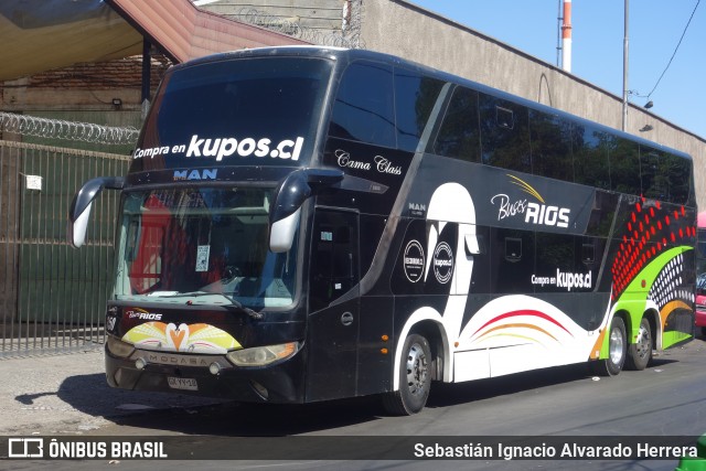 Buses Rios 350 na cidade de Santiago, Santiago, Metropolitana de Santiago, Chile, por Sebastián Ignacio Alvarado Herrera. Número da foto: #12091202.