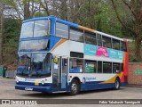 Stagecoach 18077 na cidade de Weybridge, Surrey, Inglaterra, por Fábio Takahashi Tanniguchi. Número da foto: #12093574.
