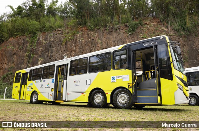 Itajaí Transportes Coletivos 2075 na cidade de Campinas, São Paulo, Brasil, por Marcelo Guerra. Número da foto: #12094207.