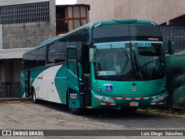 Autotransportes San José a Venecia 15 na cidade de Merced, San José, San José, Costa Rica, por Luis Diego Sánchez. Número da foto: #12095407.