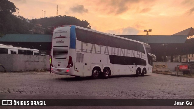 Auto Viação Catarinense 3535 na cidade de Santos, São Paulo, Brasil, por Jean Gu. Número da foto: #12099217.
