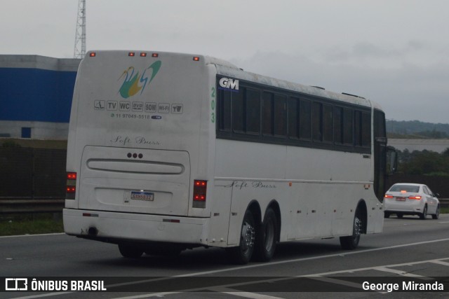 Ônibus Particulares 5132 na cidade de Santa Isabel, São Paulo, Brasil, por George Miranda. Número da foto: #12097788.