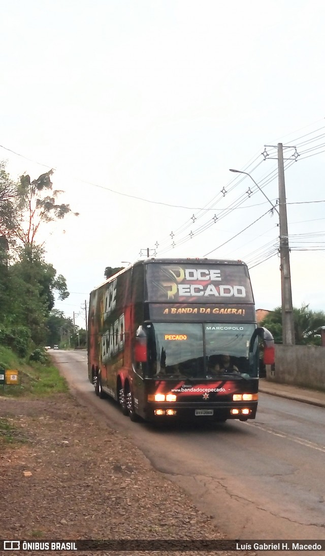 Banda Doce Pecado na cidade de Seara, Santa Catarina, Brasil, por Luís Gabriel H. Macedo. Número da foto: #12098395.