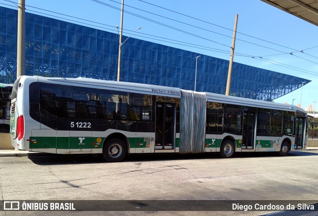 Via Sudeste Transportes S.A. 5 1222 na cidade de São Paulo, São Paulo, Brasil, por Diego Cardoso da Silva. Número da foto: #12099986.