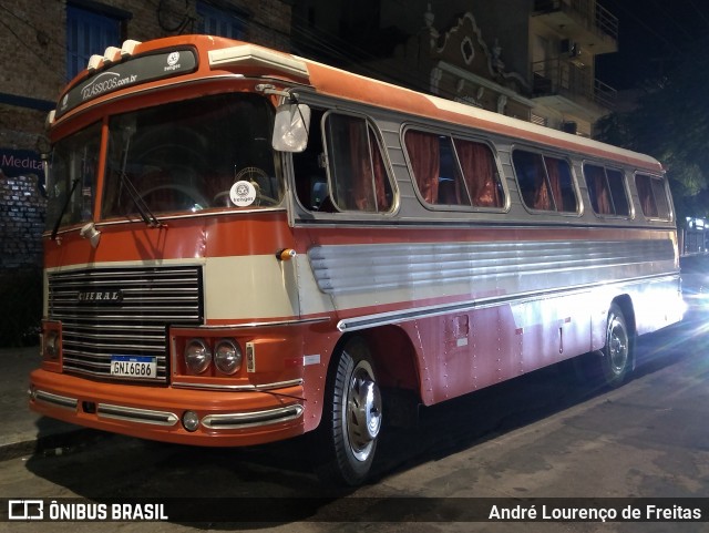 Ônibus Particulares 6686 na cidade de Porto Alegre, Rio Grande do Sul, Brasil, por André Lourenço de Freitas. Número da foto: #12105560.