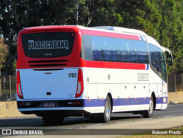 Viação Piracicabana 1762 na cidade de São José dos Campos, São Paulo, Brasil, por Robson Prado. Número da foto: #12106586.