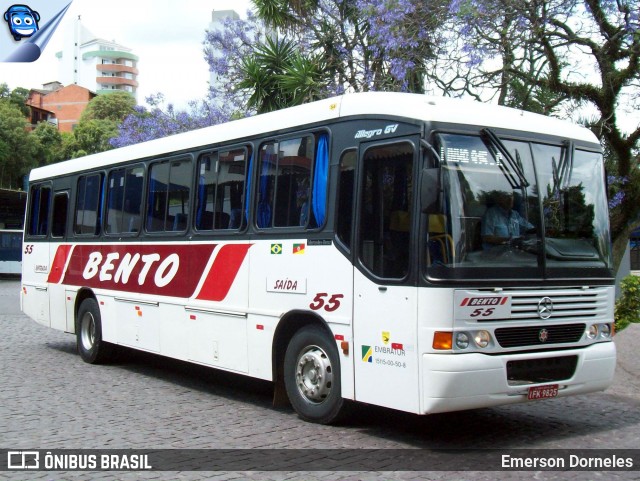 Bento Transportes 55 na cidade de Caxias do Sul, Rio Grande do Sul, Brasil, por Emerson Dorneles. Número da foto: #12107050.