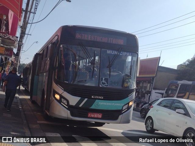 Expresso Planalto - Itaquaquecetuba W549 na cidade de Itaquaquecetuba, São Paulo, Brasil, por Rafael Lopes de Oliveira. Número da foto: #12066852.